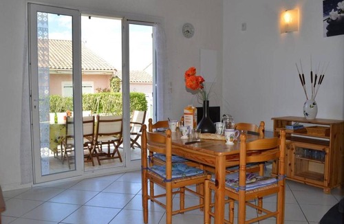Saint-Pierre-la-Mer Apartment | Maison Fleury-Saint-Pierre-la-Mer, 3 pièces, 6 personnes - FR-1-229D-583
