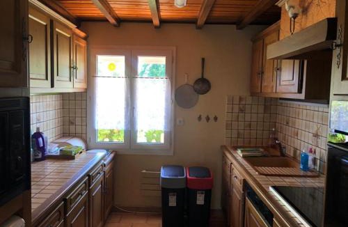 Marigny House | Maison/Gîte familial dans le Jura à 200m du lac avec piscine privée