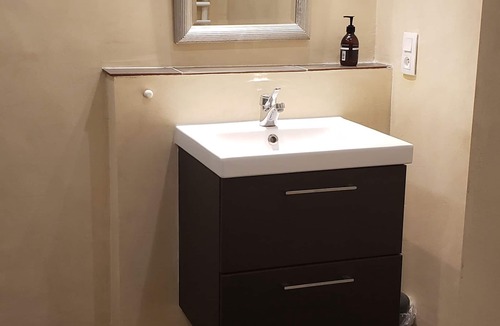 Fabrezan Bed & Breakfast | Maison Nolia : Chambre Madras 2 Personnes Dans Maison de Maître