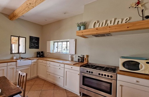 Pougnadoresse Villa | Maison Roquebeauresse – luxury & comfort in the Gard, with air conditioning, child & pet friendly