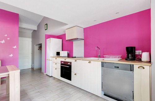 Begadan House | Maisonnette Le Cabassou du Médoc – Ground Floor, Near Beaches, Terrace, Pool Access