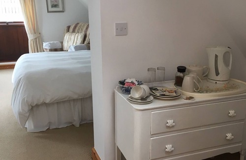 Rugeley Bed & Breakfast | Marsh Farm
