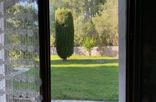 Eygalieres Bed & Breakfast | Mas Grimaud - Gîte- Studio et chambres d'hôtes familiales