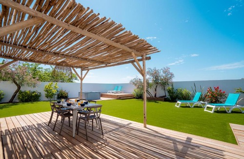 Vias Villa | Mas Julia