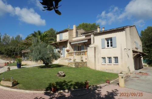 Lambesc Bed & Breakfast | Mas les vieux chênes