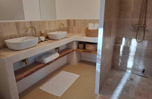 Grospierres House | Mas Notre-Dame, Adults only, situation idéale, grand jardin paisible