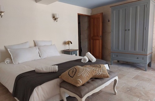Saint-Etienne-du-Gres Other | Mas provençal with the charm of the stone-climate 6ps
