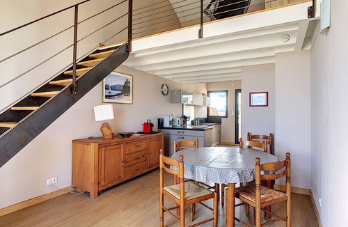 Carnon-Plage Apartment | Mezzanine beach apartment, renovated, includes wifi