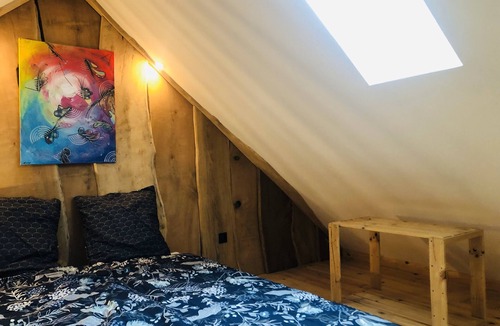 La Barthe-de-Neste Bed & Breakfast | Mixed dormitory at the hostel for groups or families of up to 8 people.