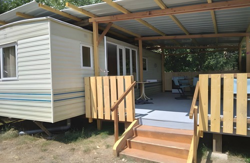 Sainte-Jalle House | Mobile Home 'Camping Sainte-Jalle' with Mountain View, Shared Pool and Wi-Fi