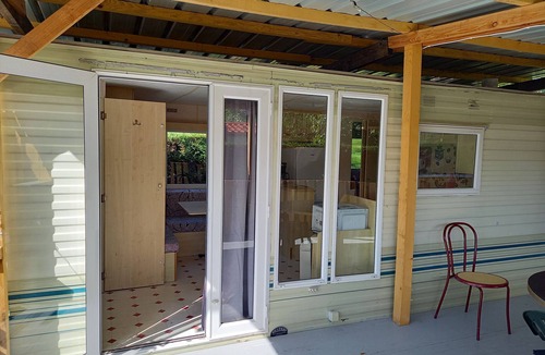 Sainte-Jalle House | Mobile Home 'Camping Sainte-Jalle' with Mountain View, Shared Pool and Wi-Fi