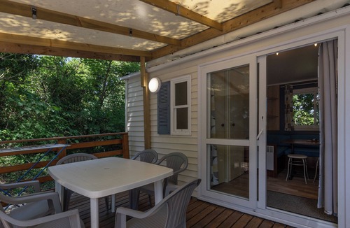 Lavilledieu House | Mobile Home 'F - 1-6 Pers' with Shared Pool, Private Terrace and Shared Garden