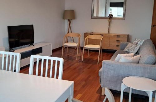 Sant Adria de Besos Apartment | Modern apartment, with parking, close to the beach!