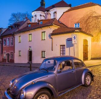 Mala Strana House | Modern Apartment in a Picturesque 15th-Century Building