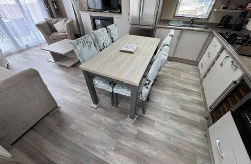 Kessingland House | Modern caravan with beautiful seaviews in Suffolk! ref 90023SV