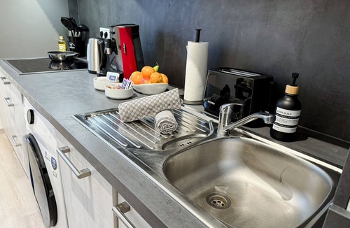 Sudstadt-Bult Apartment | modern equipped business apartment kitchen | Netflix | Südstadt | Maschsee
