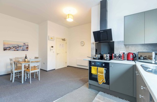 Peterborough Apartment | Modern Flat | Netflix | Free Parking | A1