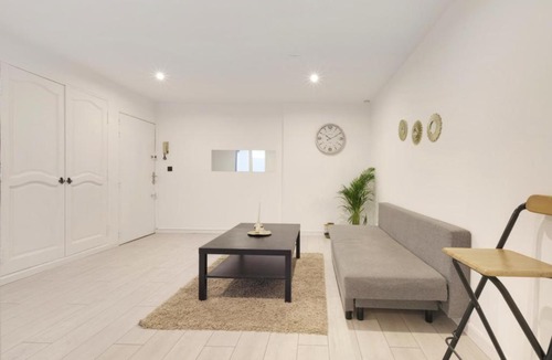 Gambetta Apartment | Modern flat with terrace at the heart of Montpellier - Welkeys