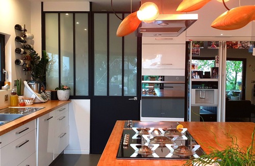 Grezieu-la-Varenne House | Modern house with swimming pool and children's play area, very close to the center of Lyon