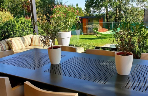 Grezieu-la-Varenne House | Modern house with swimming pool and children's play area, very close to the center of Lyon