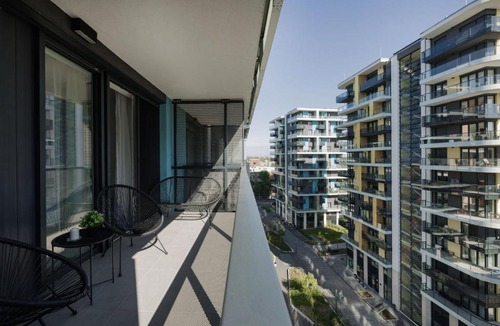 Obuda Apartment | Modern Riverfront Apartment with Free Parking