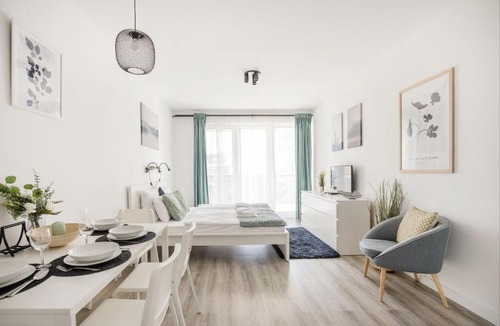 Obuda Apartment | Modern Riverfront Apartment with Free Parking