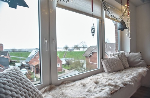 Hollern-Twielenfleth Apartment | Modern, spacious top-floor apartment with panoramic views of the Elbe