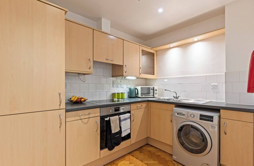 Newington Apartment | Modern & spacious flat short walk from London Eye