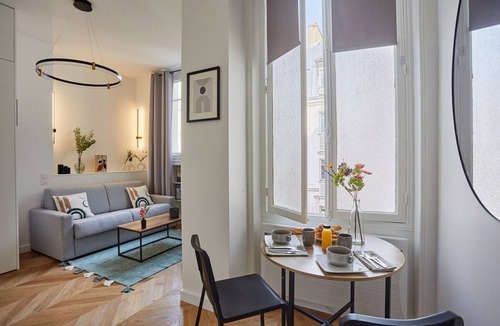 Quartier de la Plaine-de-Monceaux Apartment | Modern Studio Arc de Triomphe Monceau
