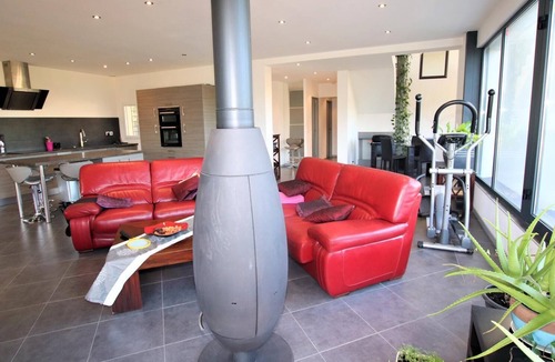 Marnhagues-et-Latour Villa | Modern villa with spa in the heart of nature