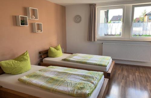 Aalen Apartment | Monteurwohnung "Medium" mit 3 Schlafzimmern und Terrasse