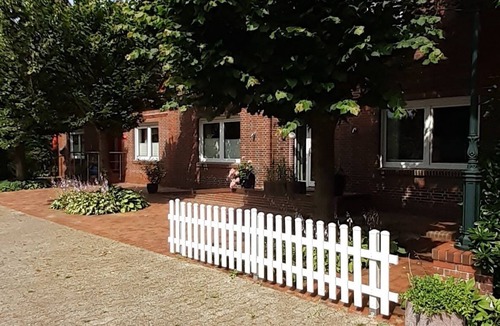 Hinrichsfehn Apartment | Moor&Meer 2 Comfort-FeWo w. Terrace, wheelchair accessible, dogs welcome