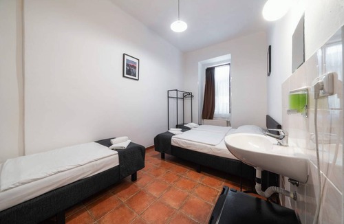 Zizkov House | Motel ∙ 8 guests