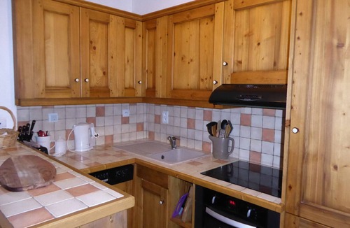 Bozel Apartment | Mountain Retreat with South-Facing Balcony, Near Lake and Ski Shuttle