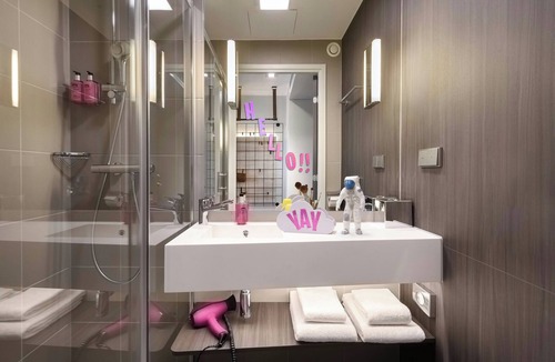 Siegelberg Hotel | Moxy Stuttgart Feuerbach