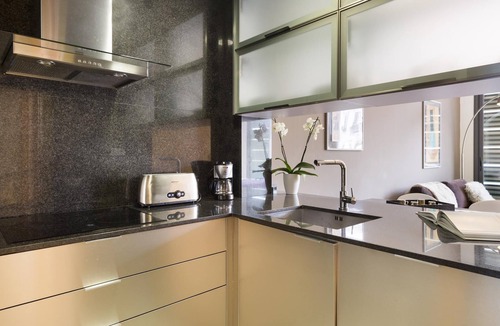 el Fort Pienc Apartment | Near La Catedral del Mar - 3 rooms for 8 people with pool