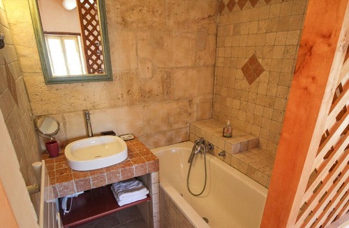 Saint-Etienne-du-Gres House | Near Saint-Rémy-de-Provence, air-conditioned farmhouse, heated pool