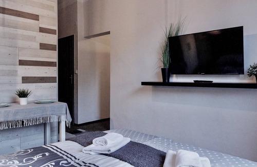Stresovice Hotel | Nestled in the Quiet Hills of PraguenSuite 4, 2 BDRM 1 BA, sleeps 4n