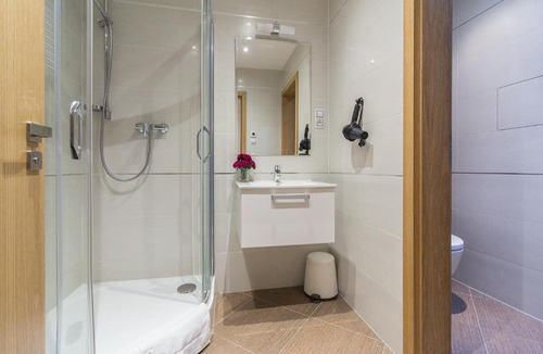 Prague 3 Apartment | New and Modern Apartment with Parking in Zizkov by easyBNB