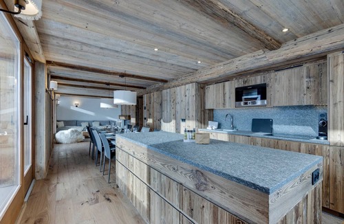Les Almes Apartment | New, Cozy, and Bright Apartment in Tignes les Almes, Close to Ski Slopes and Shops