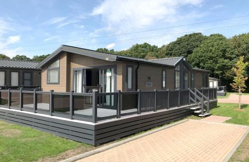 Tiptoe Cabin | New Forest Lodges Bashley Park