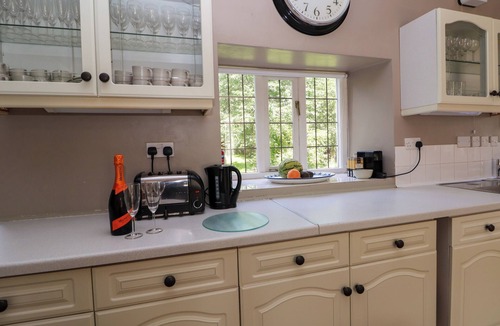 Acrefair Cottage | New Hall