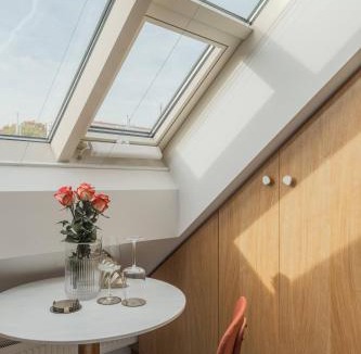 Dejvice Apartment | NEW! Mini-designer rooftop AC & Garden, Castle!