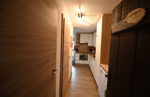 Kaprun Apartment | Newly renovated with spectacular views and skiing from October till May.