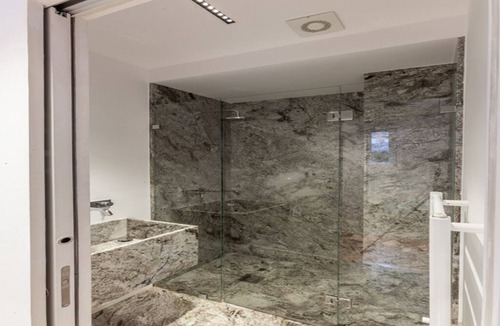 San Francisco Apartment | Next to the old town