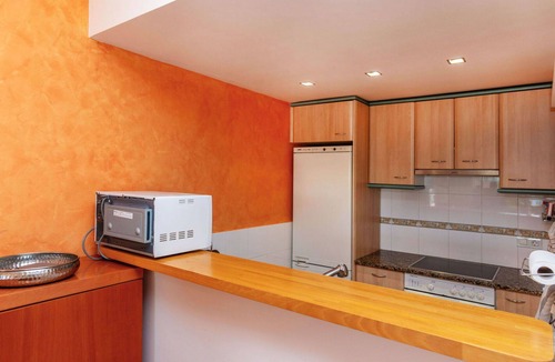 Mas Pinell Apartment | Nice apartment for 4 people with WIFI, A/C, pool, TV and patio