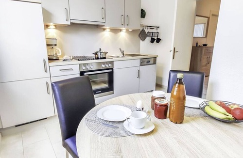 Langen b. Bremerhaven House | Nice coastal holiday home 150m to the sea