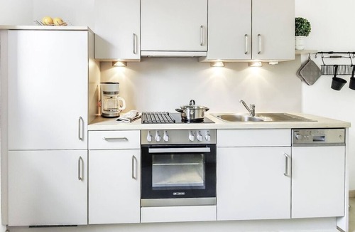 Langen b. Bremerhaven House | Nice coastal holiday home 150m to the sea