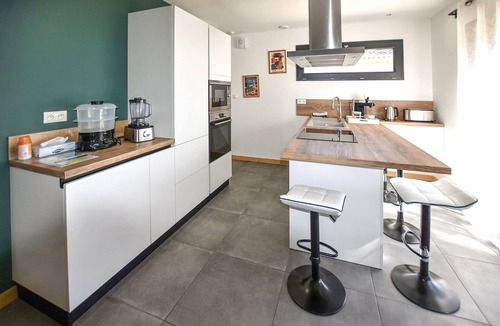 Colonzelle House | Nice home in Colonzelle with WiFi