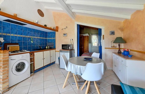 Sarrians House | Nice home in Sarrians with WiFi